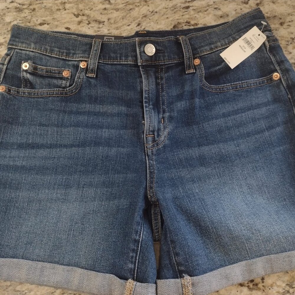 Gap Midi Shorts, NWT, Size 27/4 Regular